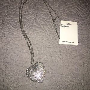 Forever 21 heart necklace